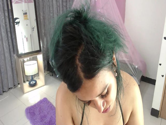 Live sex webcam photo for sweet__violet #261984115
