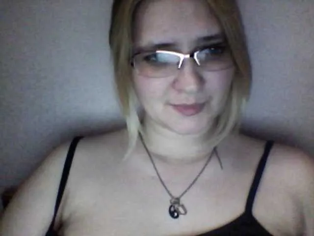 Live sex webcam photo for Julia109 #242033512