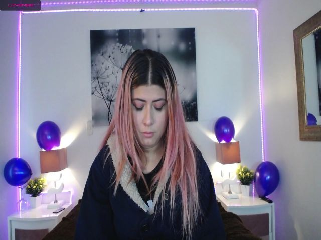 Live sex webcam photo for NicolSaenz #262100543