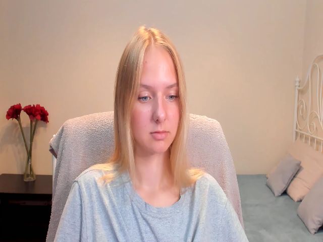 Live sex webcam photo for O1iv1a #258269848