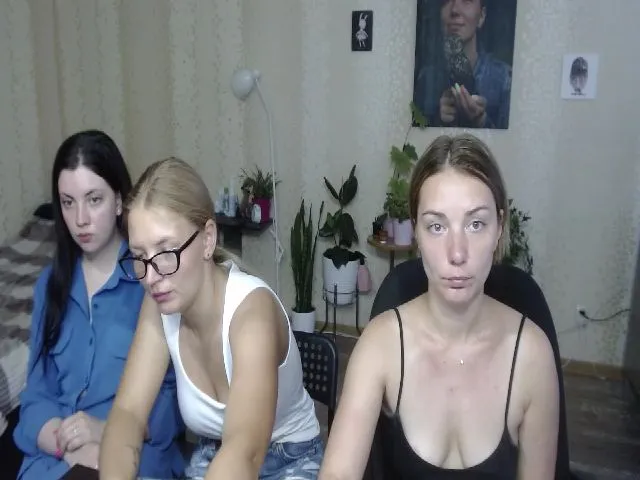 Live sex webcam photo for Emi_lywild #254031209