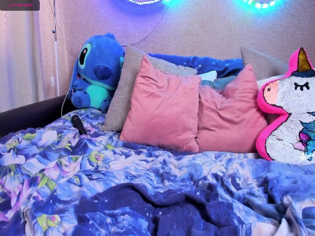 Live sex webcam photo for AiryHiss #265480711