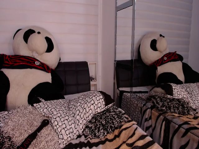 Live sex webcam photo for Evelyn_Evelyn #261390624