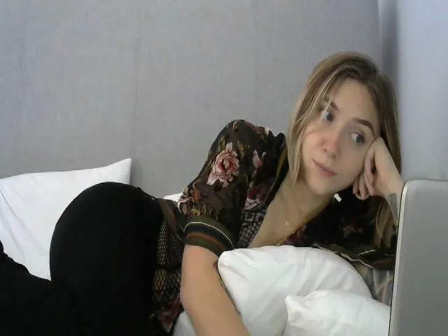Live sex webcam photo for Tattoo_bbgirl #253084324
