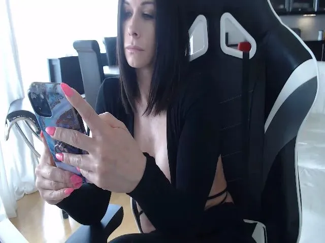 Live sex webcam photo for Karolynn #258199890