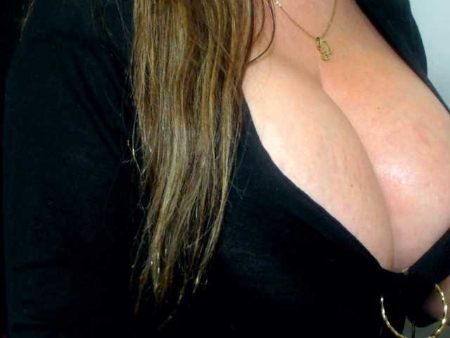 Live sex webcam photo for GilliskAnal #244128607