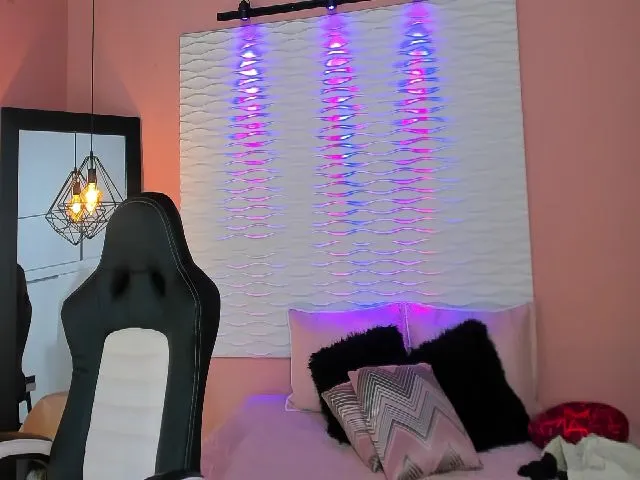 Live sex webcam photo for IsabelaBrown #254364301