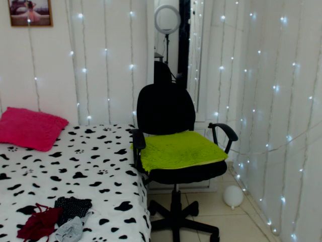 Live sex webcam photo for Soffy_phil #258692074