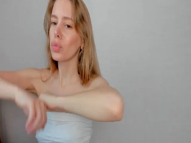 Live sex webcam photo for WowAlina_ #255090806