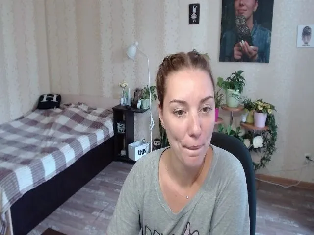 Live sex webcam photo for Emi_lywild #256686789