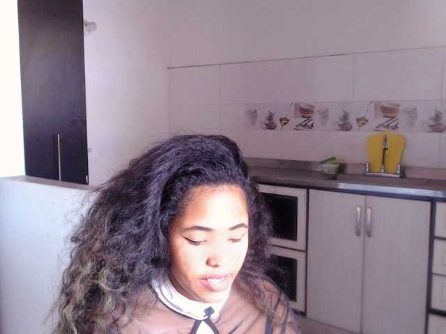 Live sex webcam photo for Zoe-19- #254561432