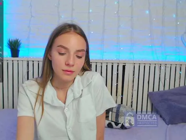 Live sex webcam photo for KessyFea #252589112