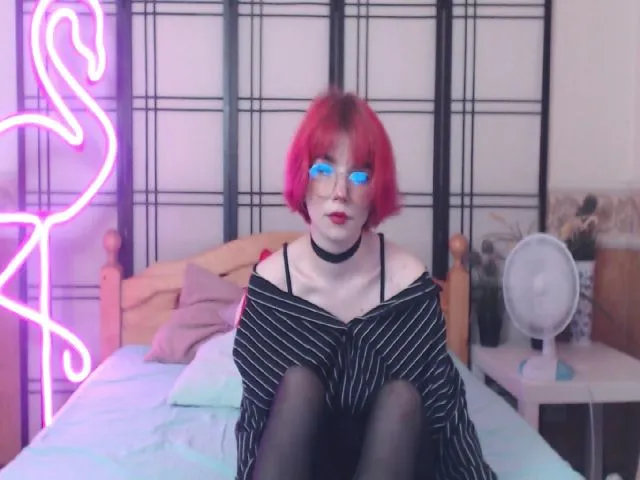 Live sex webcam photo for MinaSanna #263575407