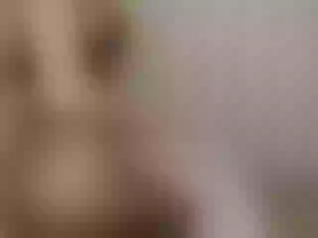 Live sex webcam photo for Emiliiaaa #261335845