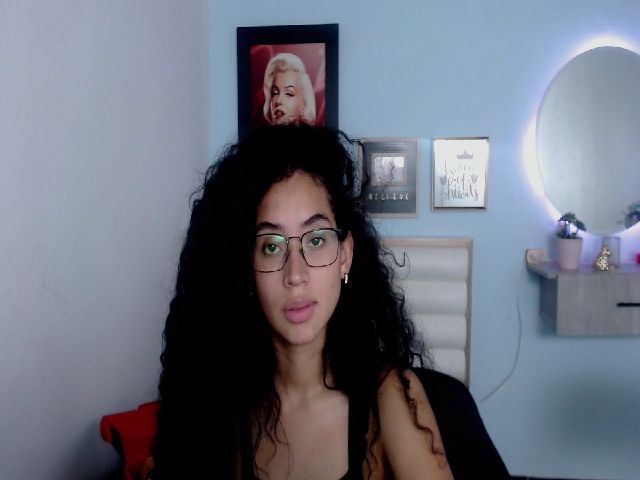 Live sex webcam photo for Jade_lee88 #255039433