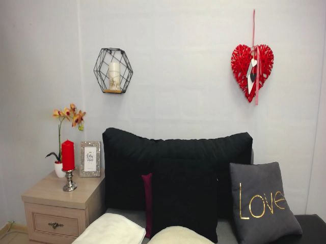 Live sex webcam photo for LaylaFantasy #254499200