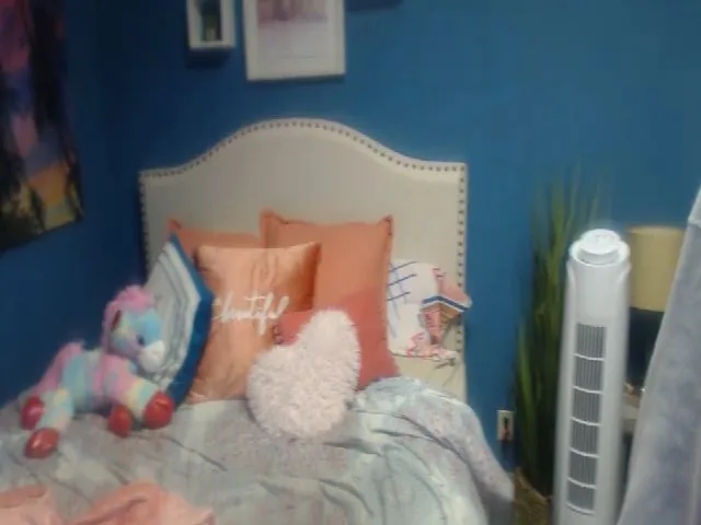 Live sex webcam photo for SnowWhiteXxxx #257637074