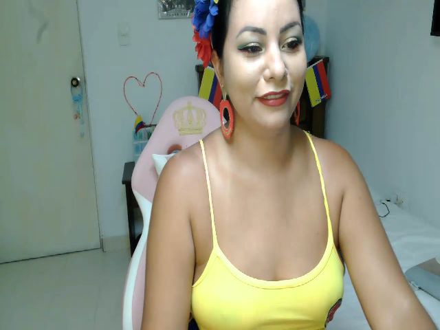 Live sex webcam photo for Cailyn_Hot1 #255632504