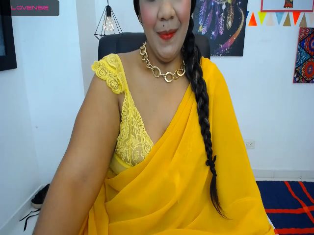 Live sex webcam photo for IndianMama #260678789