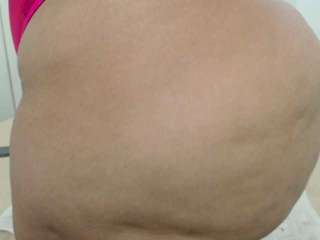 Live sex webcam photo for isabella-smit #246275780