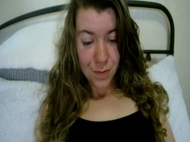Live sex webcam photo for Trixiegirl3 #260657224