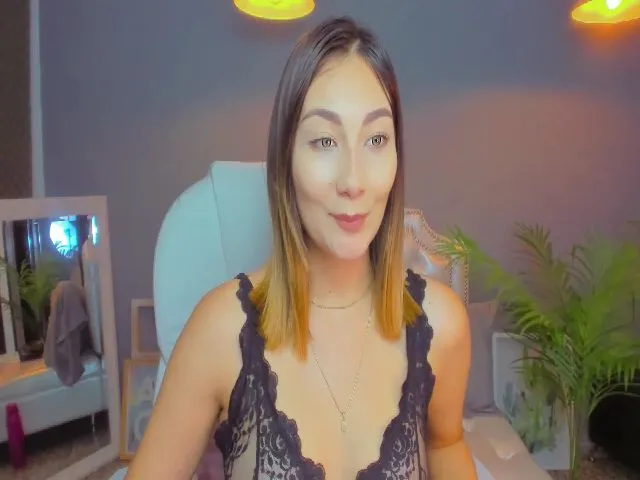 Live sex webcam photo for Emyconner #258295207