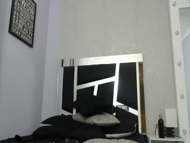 Live sex webcam photo for Pythonissa97 #252663093