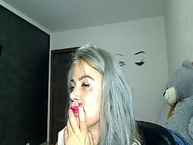 Live sex webcam photo for Yourmilf24 #260530578