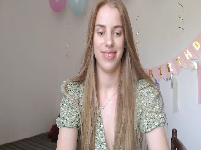 Live sex webcam photo for LIONESS_1 #262565185