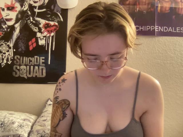 Live sex webcam photo for CandyBurger #252653732