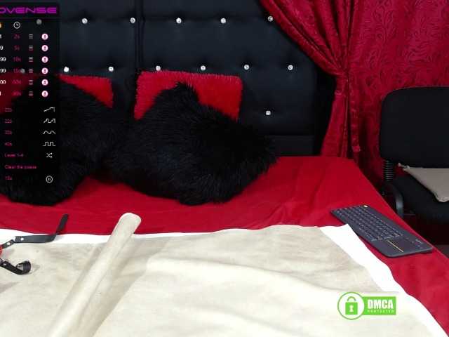 Live sex webcam photo for TheQueenAss #256853348