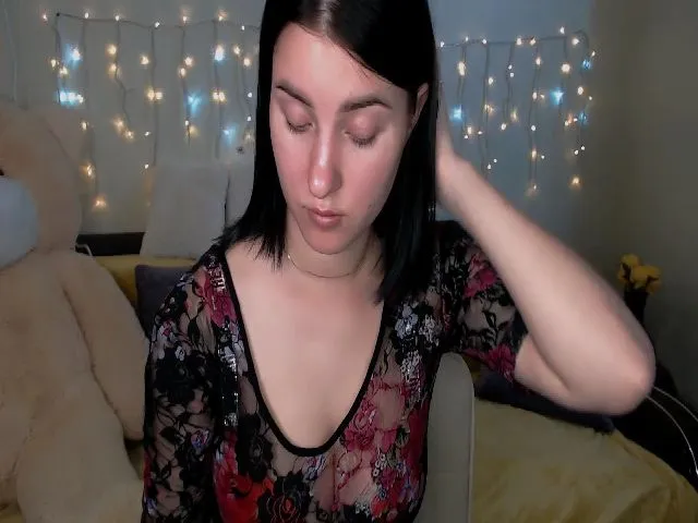 Live sex webcam photo for JenniferGill #254058929