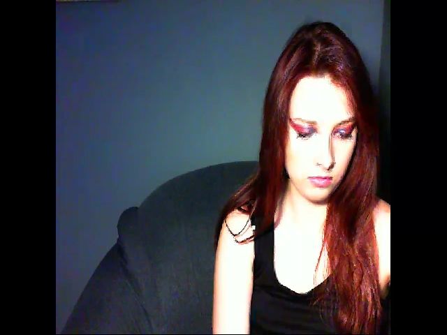 Live sex webcam photo for VirginLuna18 #255422168