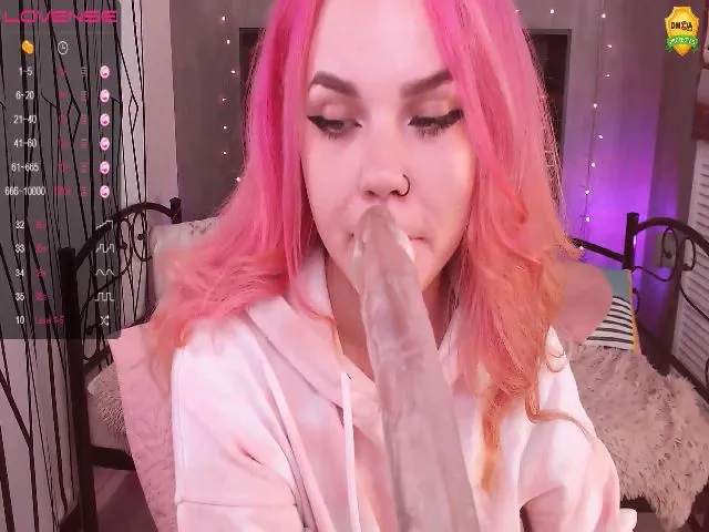 Live sex webcam photo for KerryBlair #260591999