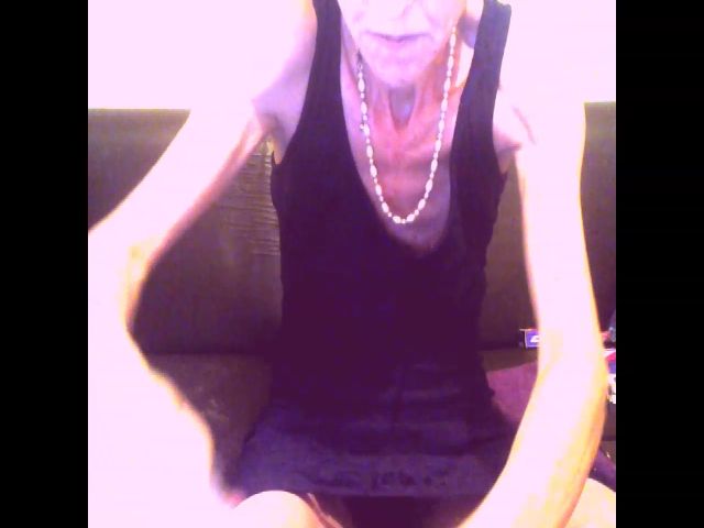 Live sex webcam photo for Sexygeny #255396259