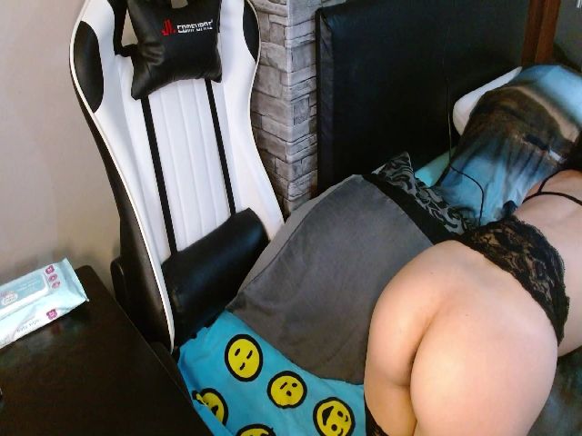 Live sex webcam photo for ASweetMaya #257949728