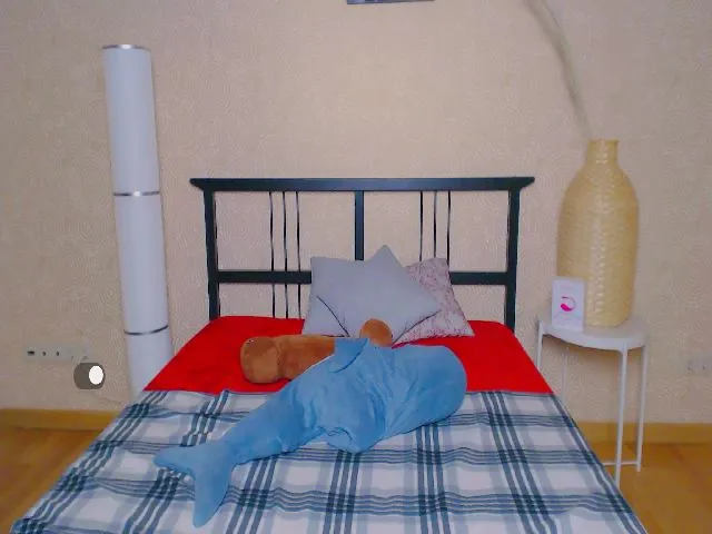 Live sex webcam photo for Elise_sweet #260791513