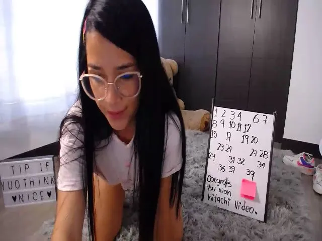 Live sex webcam photo for Hellenn #257158604