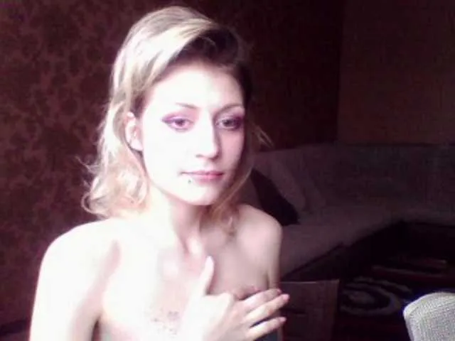 Live sex webcam photo for AnikaBird #241168881