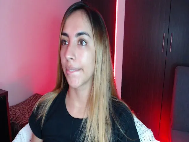 Live sex webcam photo for April_dew #258175289