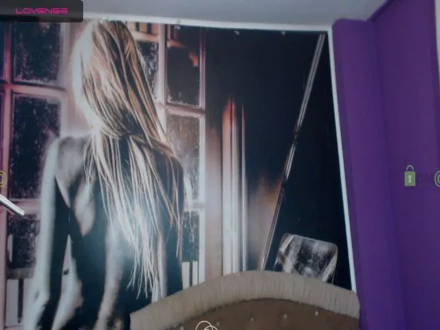 Live sex webcam photo for MisticaMissy #265059207