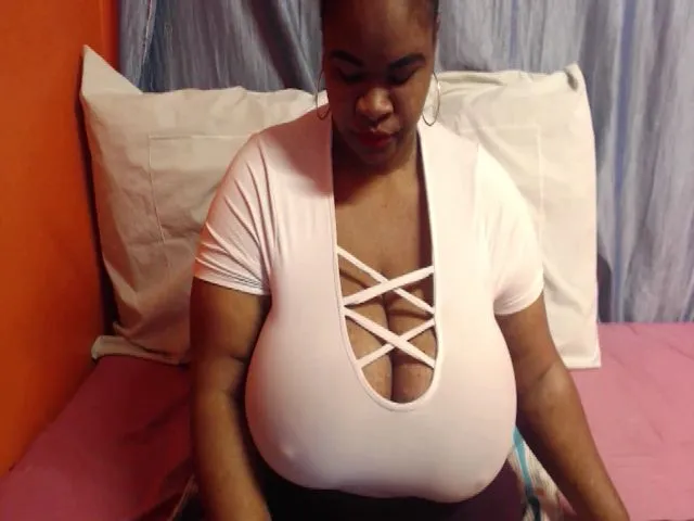 Live sex webcam photo for Sweetnozie #258535693