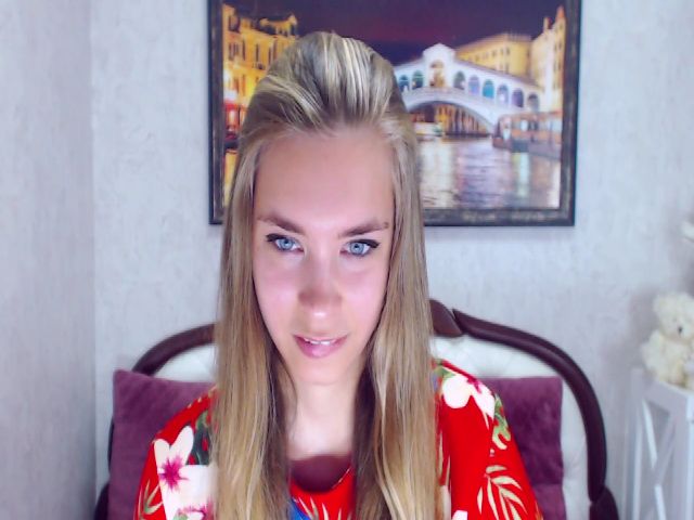 Live sex webcam photo for RossandaShy #253004314