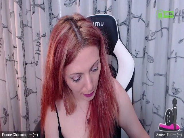 Live sex webcam photo for CharmingKARLA #265367361