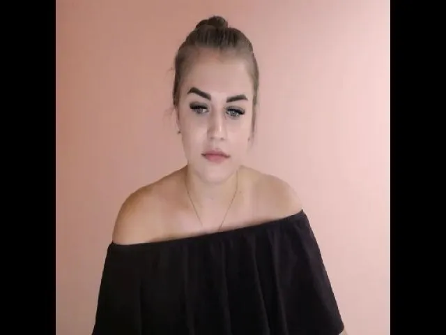 Live sex webcam photo for TaliaKristen #258850524