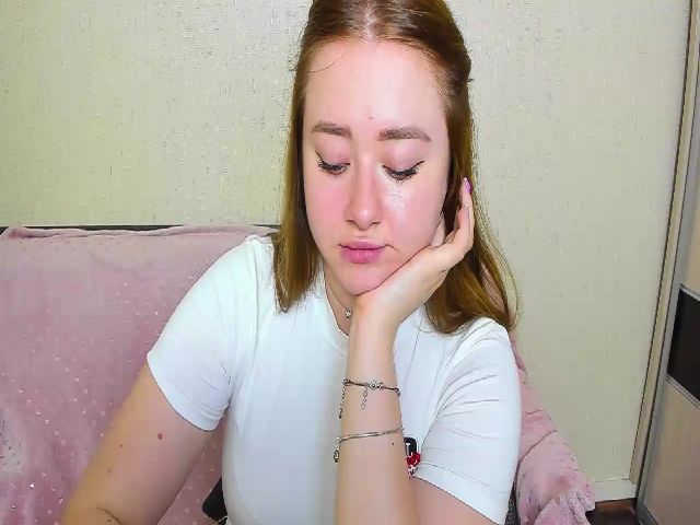 Live sex webcam photo for MissDiaa #255937209