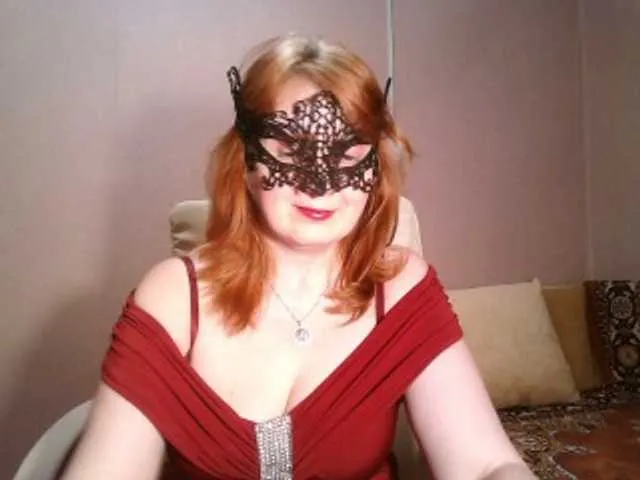Live sex webcam photo for leeloofire #242854239