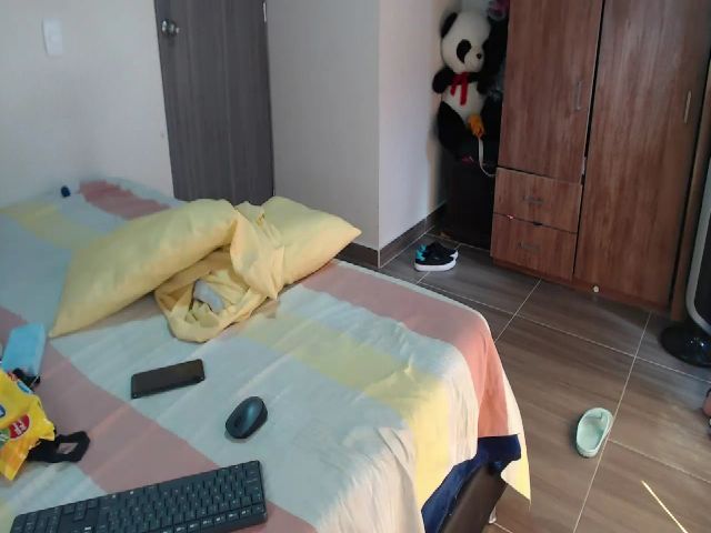 Live sex webcam photo for Latina2hot69 #255962160