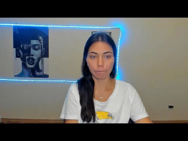 Live sex webcam photo for JasmineGreyz #261815450