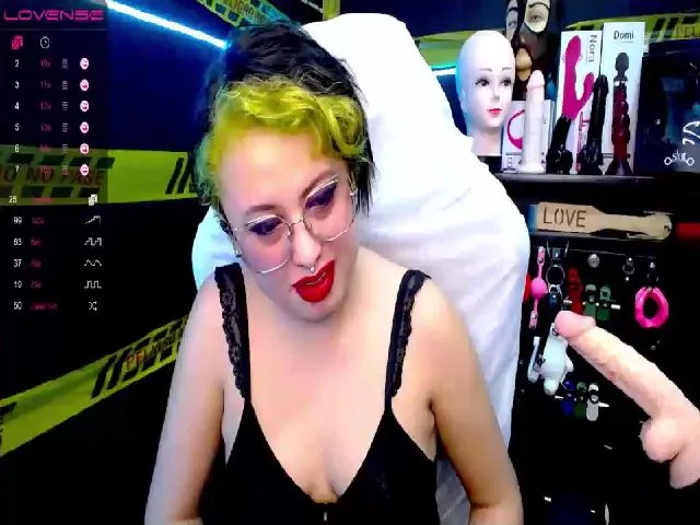Live sex webcam photo for Rubi_slave #261111104